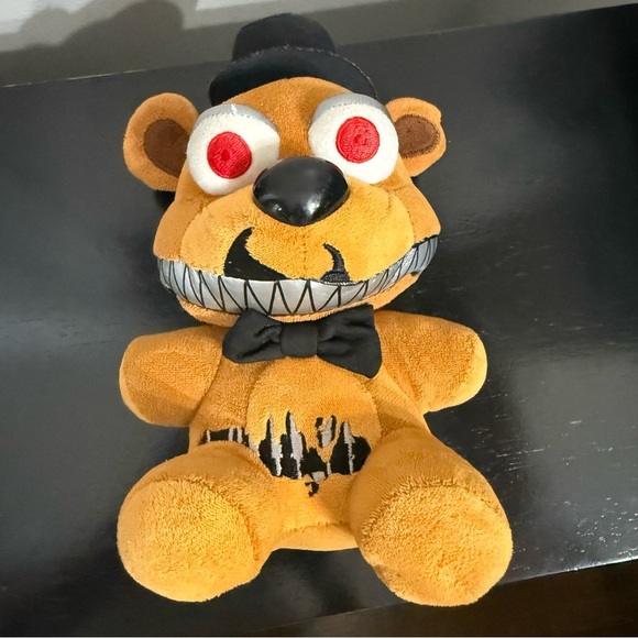 Five Nights at Freddy’s Funko 2016 Nightmare Freddy Plush - Picture 2 of 10